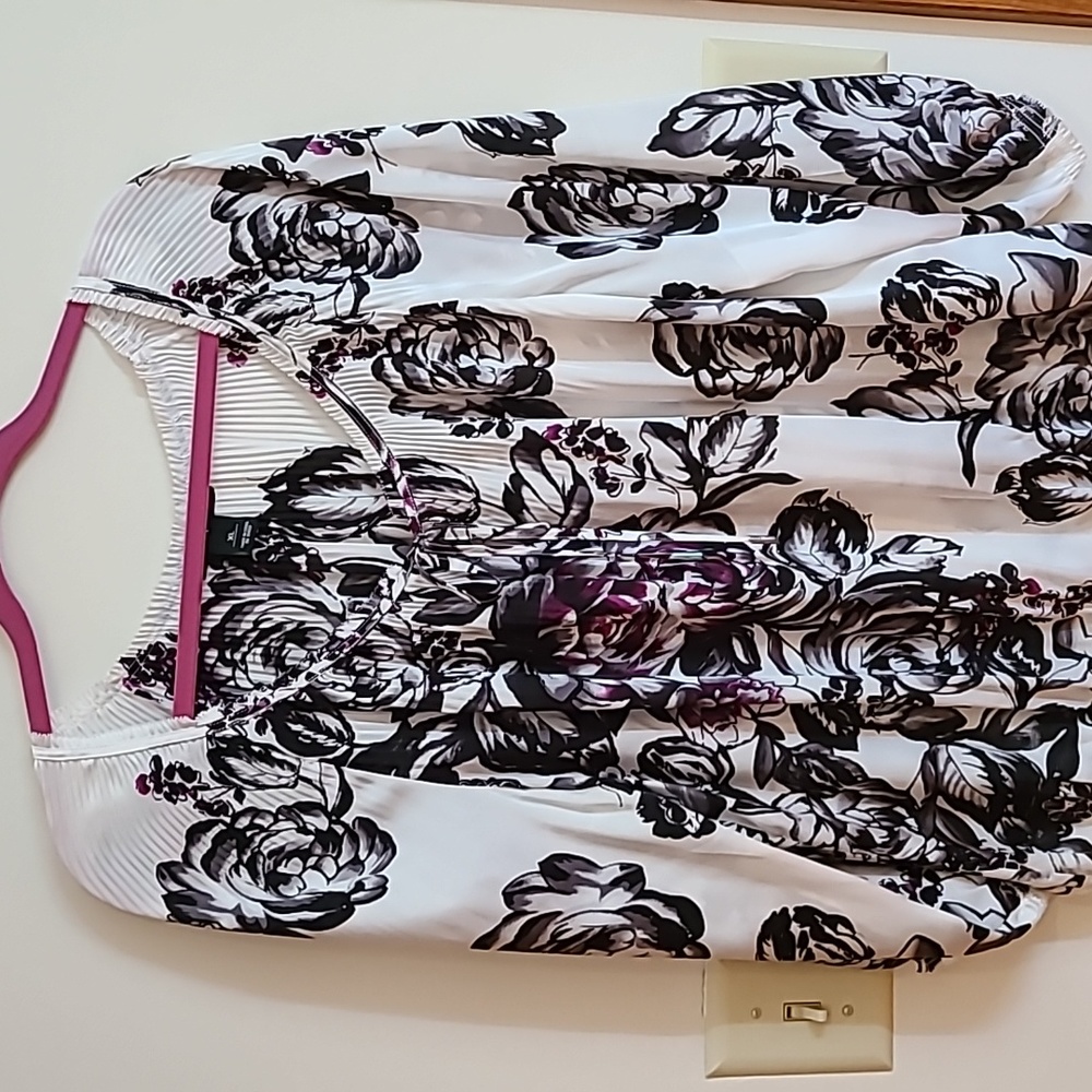White House Black Market Floral top